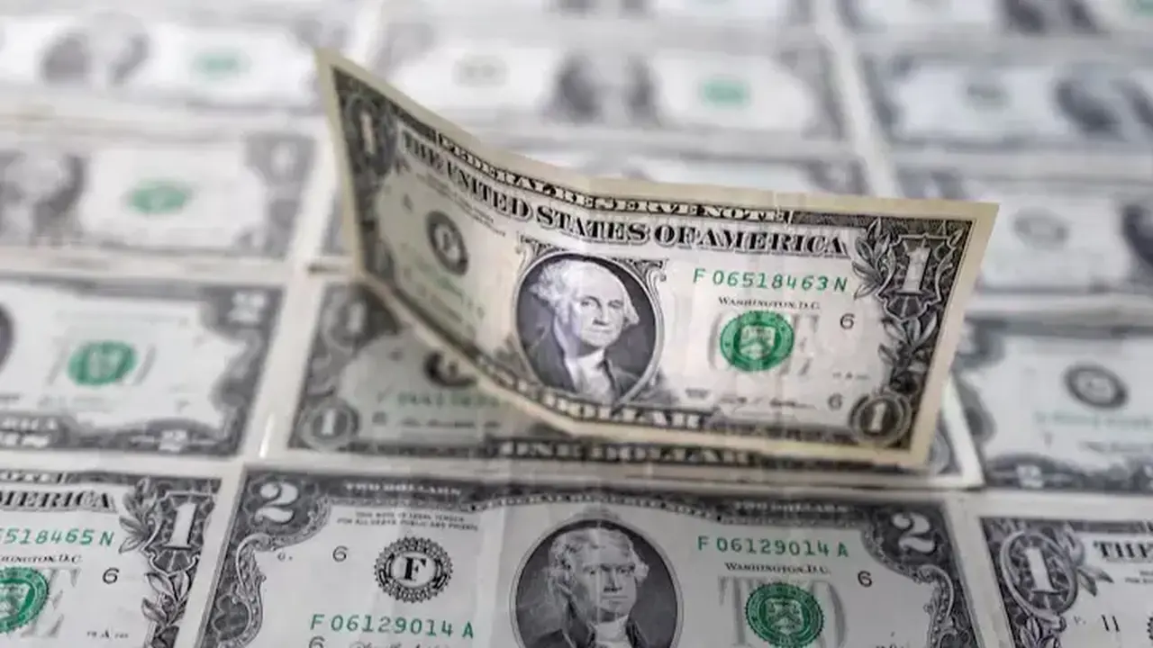 تذبذب أسعار صرف الدولار مقابل الدينار العراقي في المحافظات اليوم الأربعاء 18/3/2026